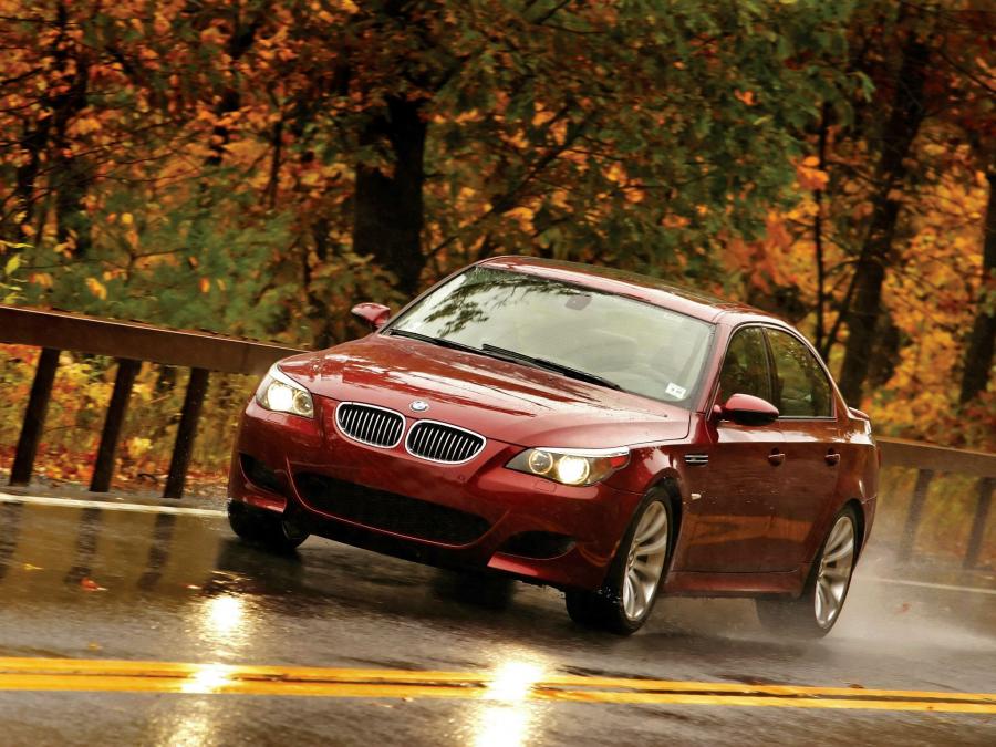  BMW M5 2005 года  (US) (фото 9 из 35)